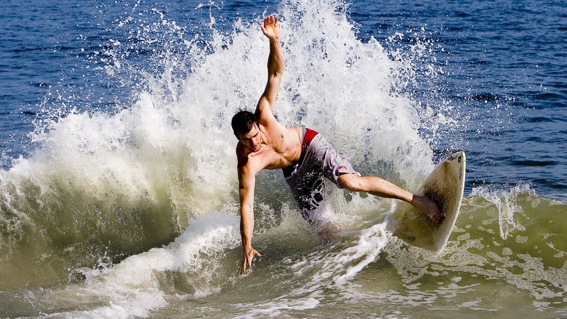 开拓者队全力备战 防线稳固力争连胜，开拓者队首发